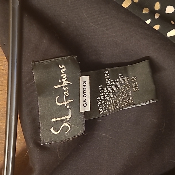 Tri-Color Party Dress. - Picture 3 of 3